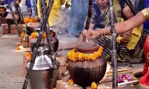 பவானிசாகர் அணையில் இருந்து கடைமடை பகுதிக்கு வந்து சேர்ந்த தண்ணீர் - பொங்கல் வைத்து  விவசாயிகள் வழிபாடு