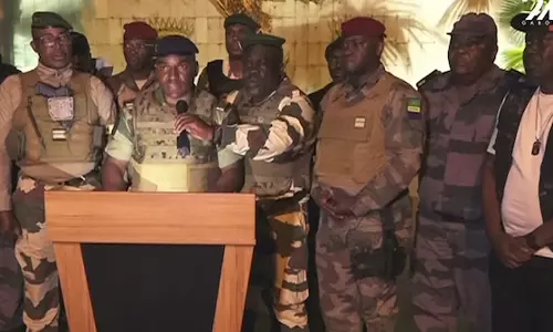 கேபோனில் ஆளும் கட்சியின் ஆட்சிக்கு எதிராக ராணுவ புரட்சி