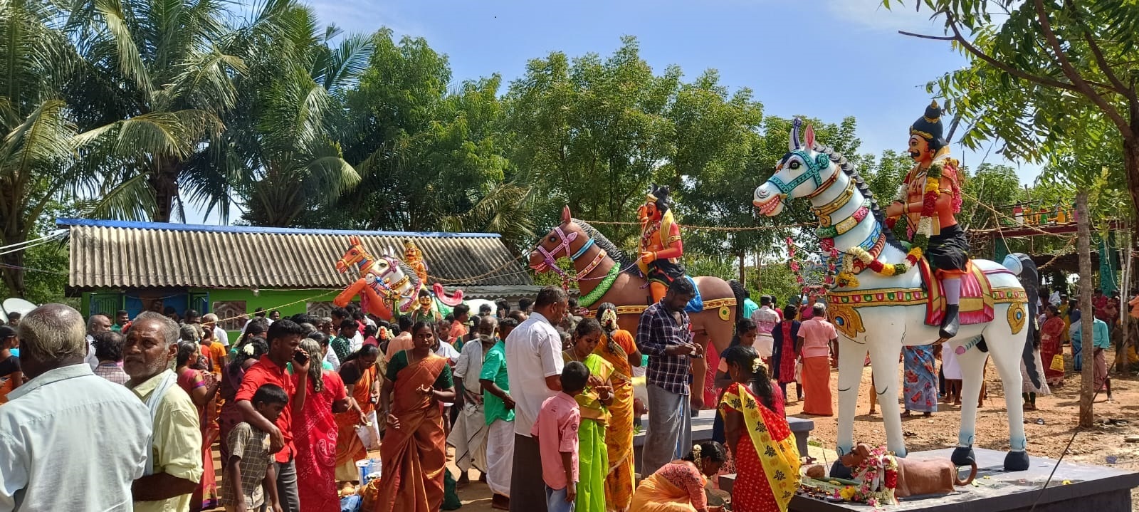 எருத்துக்காரன்பட்டி கருப்பையா கோயில் கும்பாபிஷேகம்