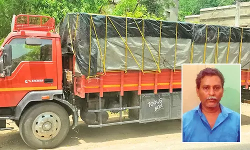 மினிலாரியில் ரகசிய அறை அமைத்து புகையிலை கடத்திய வியாபாரி கைது- ஏற்கனவே 19 வழக்குகளில் சிக்கியவர்