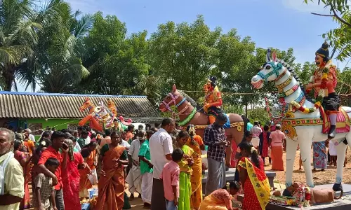 எருத்துக்காரன்பட்டி கருப்பையா கோயில் கும்பாபிஷேகம்