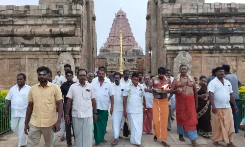 பிரகதீஸ்வரர் கோவிலில் பவுர்ணமி கிரிவலம்