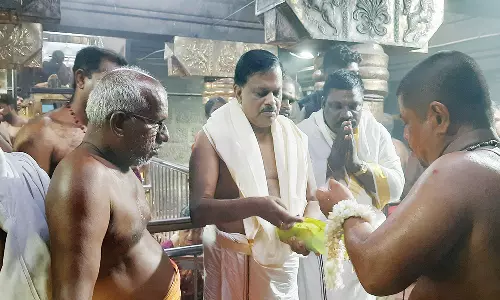 கன்னியாகுமரி பகவதி அம்மன் கோவிலில் மலர் முழுக்கு விழா