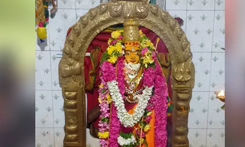 வாழப்பாடி திரவுபதி அம்மன் கோவிலில் பவுர்ணமி சிறப்பு பூஜை வழிபாடு