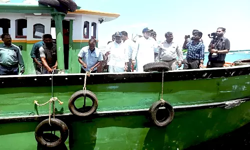 தேங்காபட்டணம் மீன்பிடி துறைமுகத்தில் மத்திய மந்திரிகள் ஆய்வு