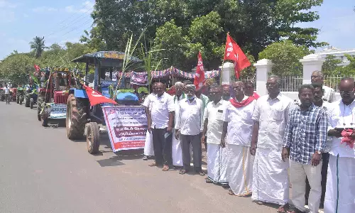 மின் மீட்டர் பொருத்த எதிர்ப்பு புதுவையில் விவசாயிகள் டிராக்டர் பேரணி