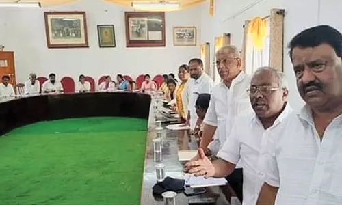 ஊட்டியில் நகராட்சி கவுன்சிலர்கள் கூட்டம்: