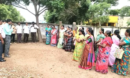 காரமடை வட்டாரக் கல்வி அலுவலக வளாகத்தில் ஆர்ப்பாட்டம்