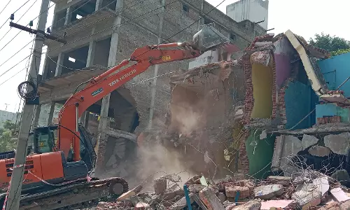 2-வது நாளாக ஆக்கிரமிப்பு அகற்றம்