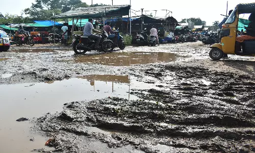 ஈரோடு மாவட்டத்தில் 2-வது நாளாக பரவலாக பெய்த மழை