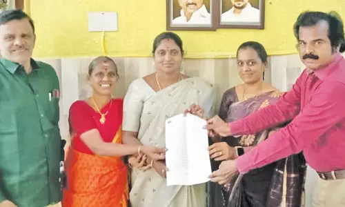 மாற்று சாலை அமைக்க வேண்டும்