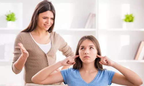 கட்டுப்பாட்டை மீறிய பதின் பருவத்தினரை மீட்டெடுக்கும் வழிகள்