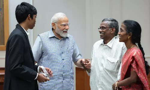 பிரக்ஞானந்தாவை நேரில் அழைத்து பாராட்டிய மோடி