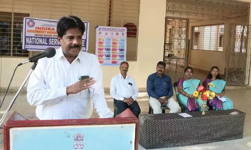 பிளாஸ்டிக்கை தவிர்க்க வேண்டியது மாணவர்கள் கடமை