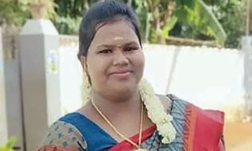 திருச்செந்தூர் அருகே உணவு செரிமானம் ஆகாததால் குளிர்பானம் குடித்த இளம்பெண் மரணம்