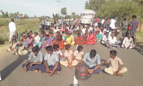 தகட்டூரில், பொதுமக்கள் திடீர் சாலை மறியல்- பரபரப்பு