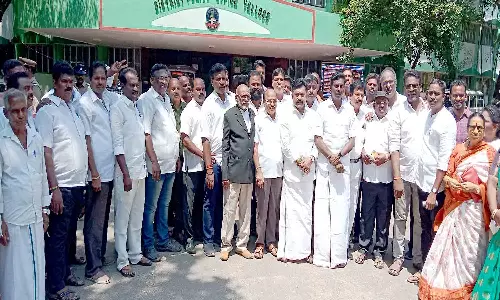 ஜெயலலிதாவை அவதூறாக பேசியதாக கூறி எஸ்.பி. அலுவலகத்தில் அ.தி.மு.க.வினர் மனு