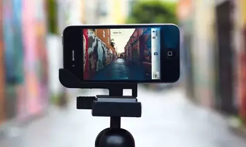 பெண்களை ரகசியமாக ஆபாச வீடியோ எடுத்து மிரட்டிய மதுரை சகோதரர்கள்