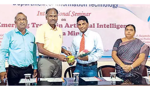 சாரதா கங்காதரன் கல்லூரியில் பன்னாட்டு கருத்தரங்கு