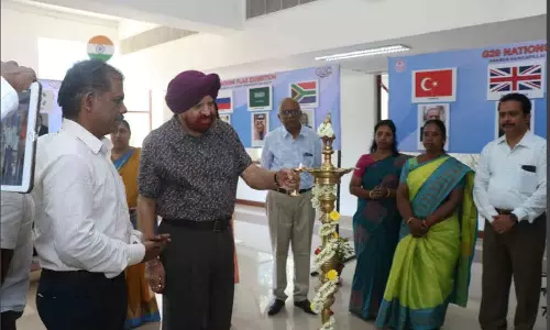 புதுவை பல்கலைக்கழகத்தில் ஜி-20 கொடி கண்காட்சி