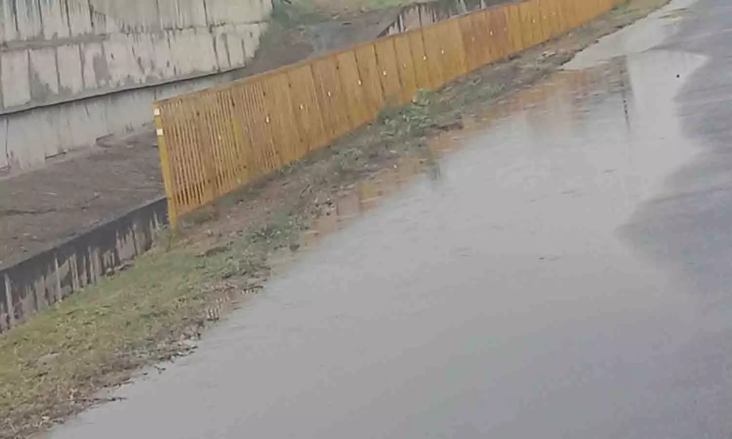 பெருமாநல்லூர்-செங்கப்பள்ளி பகுதியில் பலத்த மழை பெருமாநல்லூர்-செங்கப்பள்ளி பகுதியில் பலத்த மழை