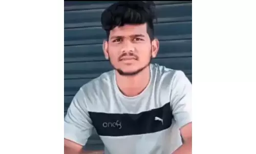 சின்னமனூரில் பணத்தகராறில் வாலிபரை குத்திக்கொன்ற 2 பேர் கைது