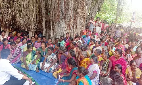 பொதுமக்களிடம் குறைகளை கேட்டறிந்த கலெக்டர்
