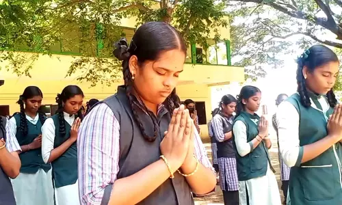 காட்டுமன்னர்கோவில் அருகே ஆதித்யா எல்-1 விண்கலம் வெற்றிபெற 200-க்கும் மேற்பட்ட மாணவ, மாணவிகள் கூட்டு பிரார்த்தனை