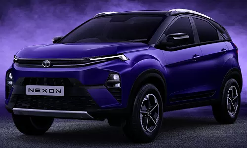 இத்தனை வசதிகளா? வேற லெவல் அம்சங்களுடன் அறிமுகமான நெக்சான் ஃபேஸ்லிஃப்ட்