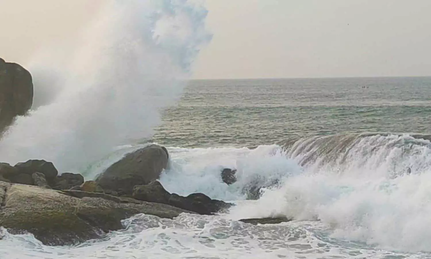 எவரெஸ்டை மூழ்கடிக்கும் கடல் எவரெஸ்டை மூழ்கடிக்கும் கடல்
