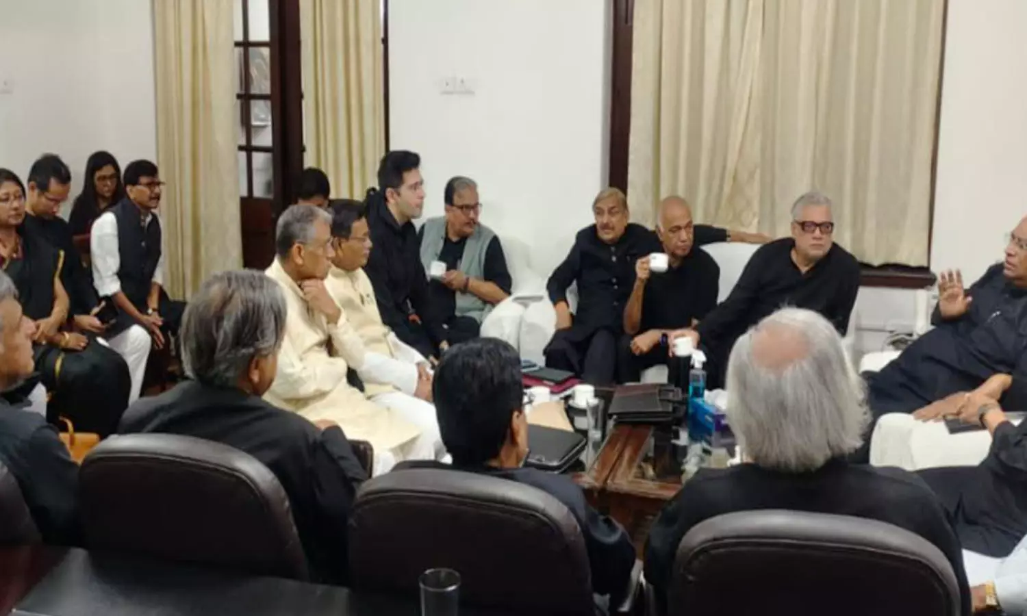 I.N.D.I.A கூட்டணி- டெல்லியில் நாளை மறுநாள் ஆலோசனை கூட்டம் I.N.D.I.A கூட்டணி- டெல்லியில் நாளை மறுநாள் ஆலோசனை கூட்டம்