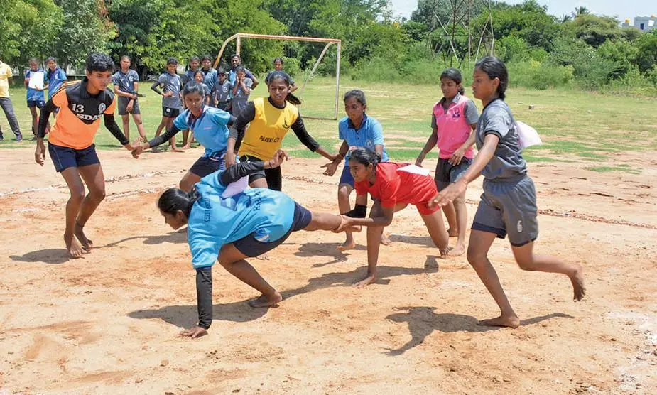கிருஷ்ணகிரியில் மண்டல அளவிலான கபடி தேர்வு போட்டி கிருஷ்ணகிரியில் மண்டல அளவிலான கபடி தேர்வு போட்டி