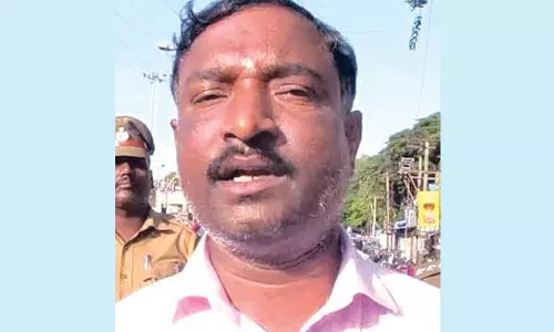 புதுவை காமாட்சியம்மன் கோவில் ரூ.50 கோடி நிலம் அபகரிப்பு- தலைமறைவான மேலும் ஒரு அதிகாரி சரண்