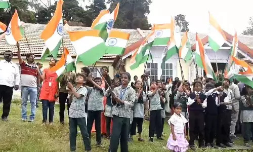 ஆதித்யா எல்.1 பயணம் : கொடைக்கானலில் உற்சாகமாக கொண்டாடிய மாணவர்கள்