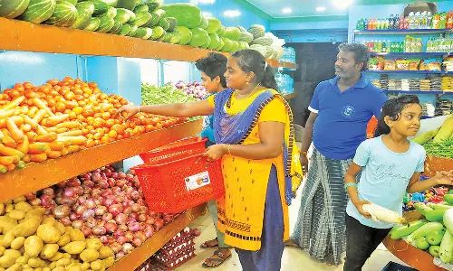 நாகர்கோவில் மார்க்கெட்டில் காய்கறி விலை குறைந்தது