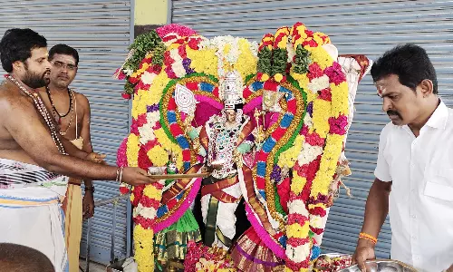சிறுவாபுரி முருகன் கோவில் திருக்கல்யாணம்-  குவிந்த பக்தர்கள்