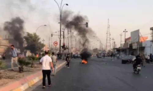 ஈராக்கில் இன மோதலில் 3 பேர் பலி- ஊரடங்கு அமல்