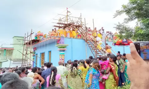 திருவண்ணாமலையில் திரைப்பட இயக்குனர் பேரரசு சாமி தரிசனம்