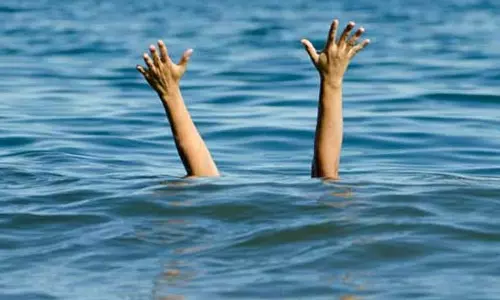 ஏரியில் மூழ்கி வாலிபர் சாவு