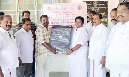 விவசாயிகளுக்கு வேளாண் இடுபொருட்கள் வழங்கல்