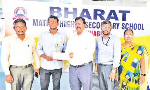 பாரத் கல்வி நிறுவனங்களின் சார்பில் நீட் தேர்வில் வெற்றி பெற்ற மாணவணுக்கு நிதிஉதவி