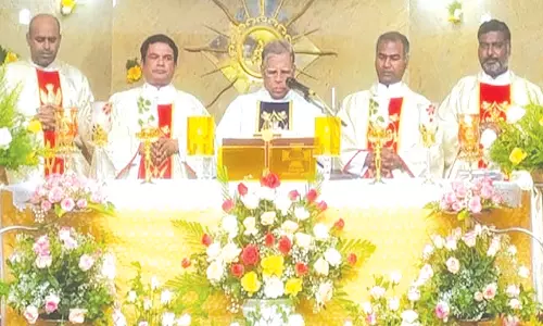 குலசேகரம் புனித அகுஸ்தீனார் ஆலயத்தில் ஆடம்பர கூட்டுத்திருப்பலி