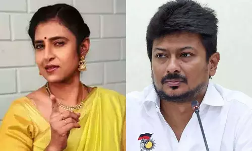 சனாதனத்தை ஒழிப்பதாக பேச்சு: இந்துகோவில் உண்டியலில் கை வைக்கலாமா? அமைச்சர் உதயநிதிக்கு நடிகை கஸ்தூரி கேள்வி