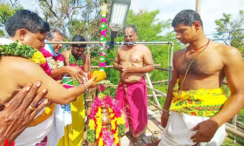 அதியமான் கோட்டையில்  1200 ஆண்டுகளுக்கு பிறகு சென்றாயப் பெருமாள் சாமி கோவிலில் கும்பாபிஷேகம்-கலெக்டர் பங்கேற்பு