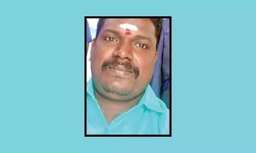 நெல்லை அருகே  மோட்டார் சைக்கிள் விபத்தில் ரெயில் என்ஜின் டிரைவர் பலி