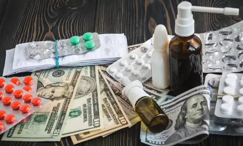 கிருஷ்ணகிரி அரசு மருத்துவக்கல்லூரி மருத்துவமனையில் பக்கவாதத்தால் பாதிக்கப்பட்டவருக்கு விலை உயர்ந்த மருந்து