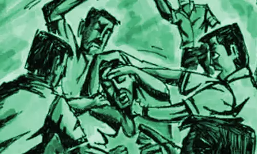 திருவள்ளூர் அருகே வங்கி மேலாளரை கத்தியால் வெட்டிய கும்பல்