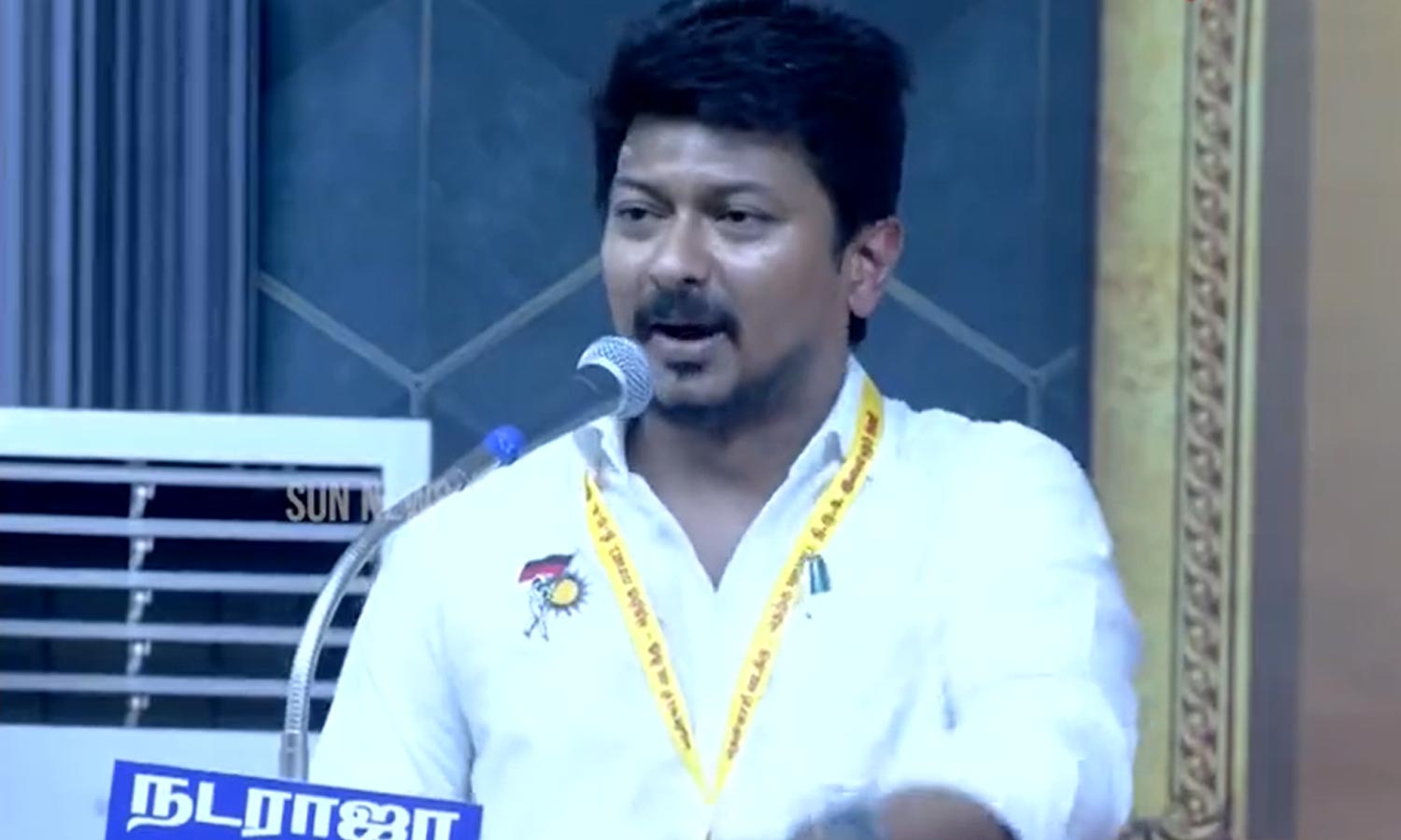 ஏராளமான பணிகள் உள்ளன: உருவ பொம்மை எரிப்பது, புகார் அளிப்பதை தவிர்க்கவும்- உதயநிதி ஸ்டாலின் அறிக்கை