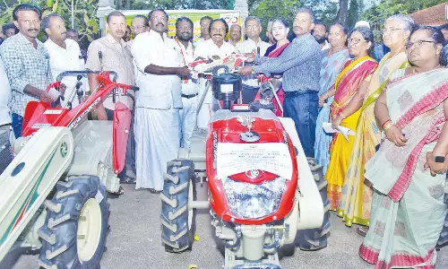 விவசாயிகளுக்கு மானியத்துடன் கூடிய வேளாண் எந்திரங்கள்