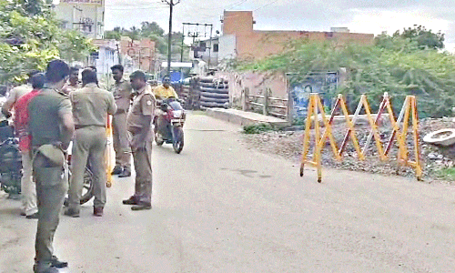 தி.மு.க. பிரமுகர் வி.கே.குருசாமிக்கு தீவிர சிகிச்சை